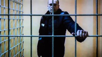 Навални е преместен от сегашния си затвор на неизвестно място