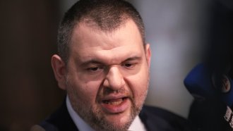 Пеевски обвини държавния глава, че обърква евроатлантическата посока на страната