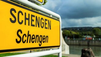 Румъния приема офертата на Австрия за въздушен Шенген