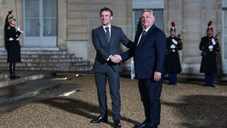 Макрон увещава Орбан за Украйна в Елисейския дворец, той е "твърдо против"