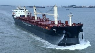 Ирландия арестува кораб с 500 кг кокаин и 17 българи на борда