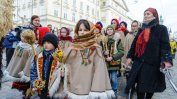 Украйна за пръв път празнува Коледа на 25 декември, докато Русия я атакува с дронове