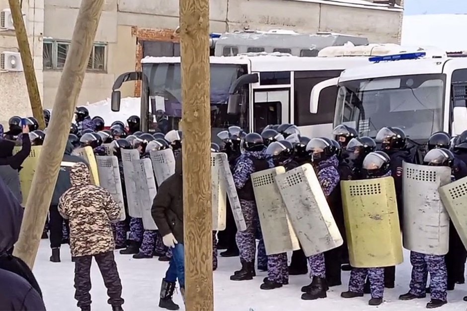 Русия: Сблъсъци на демонстранти с полиция след осъждането на башкирски опозиционер