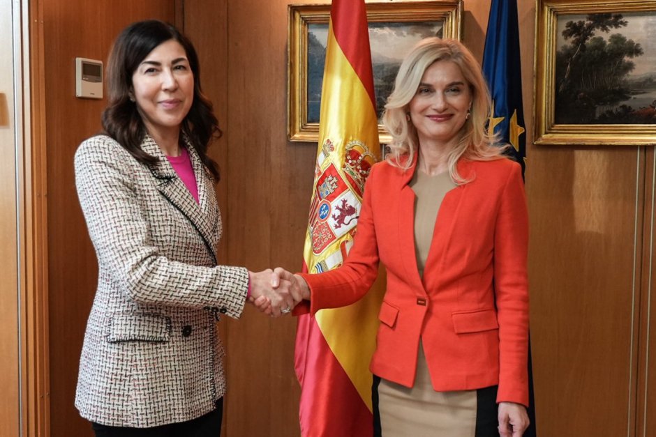 Министърът на туризма Зарица Динкова се срещна с държавния секретар по туризъм на Испания Росана Морийо в Мадрид Сн.Министерство на туризма 