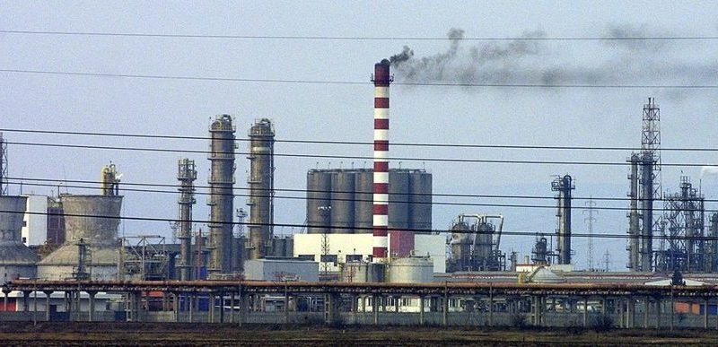 Бургаската рафинерия "Лукойл Нефтохим" спря да внася руски суров петрол от януари 2024 г. Снимка: ЕПА/БГНЕС, архив