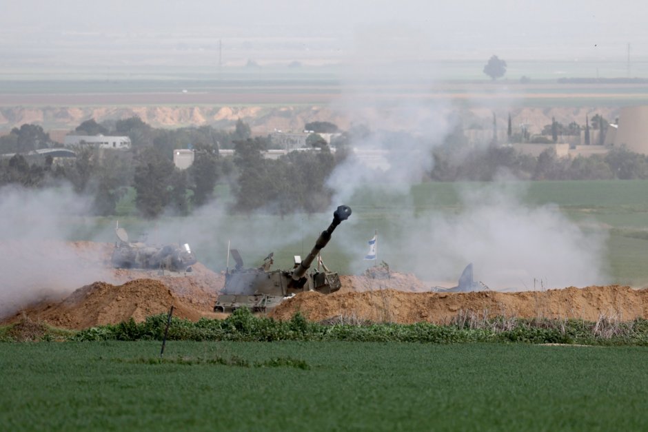 Израелската артилерия обстрелва цели в ивицата Газа, Сн. ЕПА/БГНЕС
