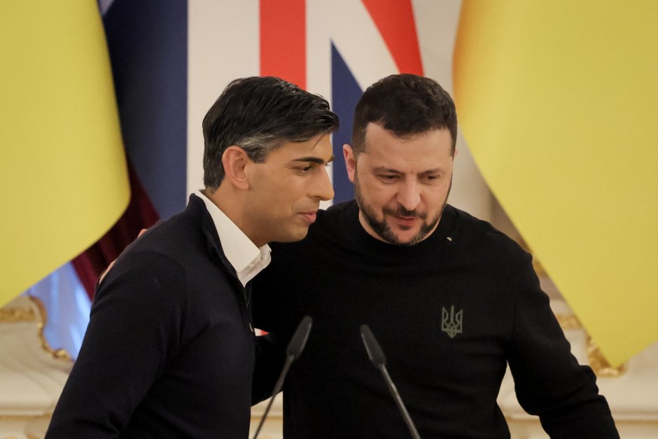 Сунак и Зеленски подписаха споразумението за 2.5 млрд. паунда военна помощ за Украйна от Лондон, сн. ЕПА/БГНЕС