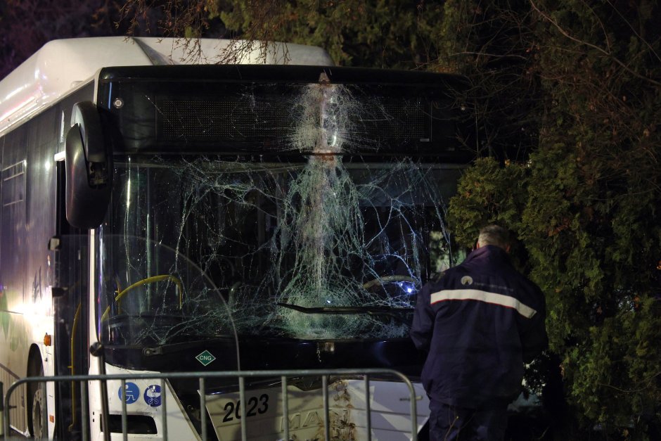 Автобусът след катастрофата, снимка БГНЕС