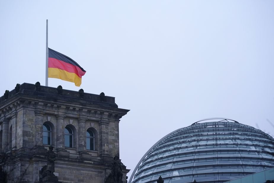 Германският парламент одобрява мерки за улесняване на депортациите