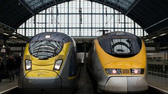 "Евростар" спира влаковете между Франция и Белгия заради лошото време