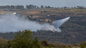 Израел отново нанесе удари срещу цели на "Хизбула" в Южен Ливан