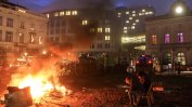 Недоволни фермери палиха пожари пред Европейския парламент в Брюксел