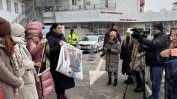 Майката на починалата Даная протестира пред "Пирогов" с искане директорът да се оттегли