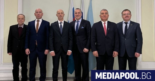 Photo of Une délégation de « Vazrajdan » à Moscou et leur explique le « nouveau concept » de la politique étrangère russe