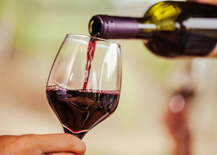 Виненият пазар: Утвърдени марки, но и все повече натурални вина