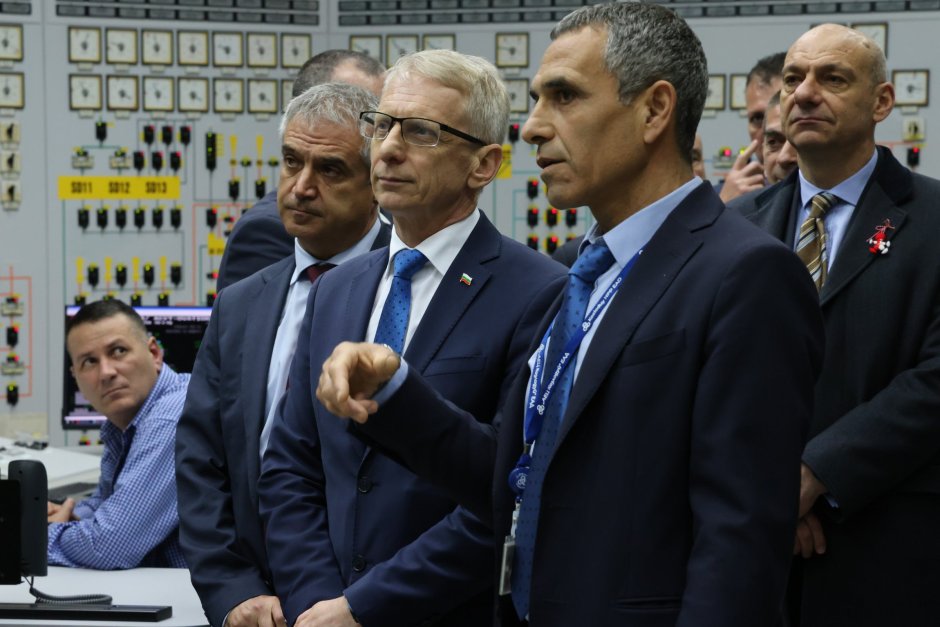 Денков и Радев видяха как се управлява ядрен реактор, сн. Министерски съвет