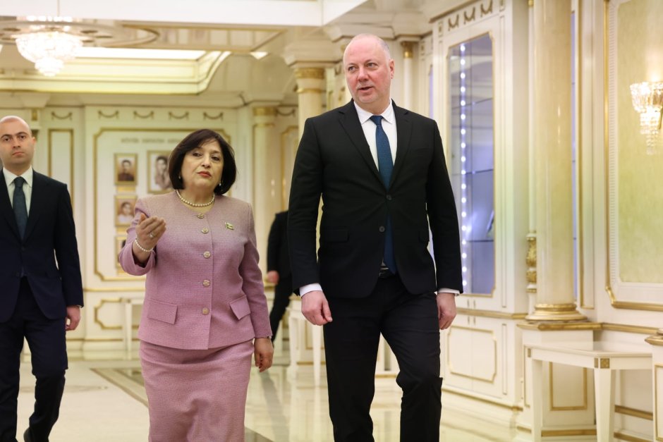 Росен Желязков бе приет от председателя на азерски япарламент Сахиба Гафарова, сн. НС