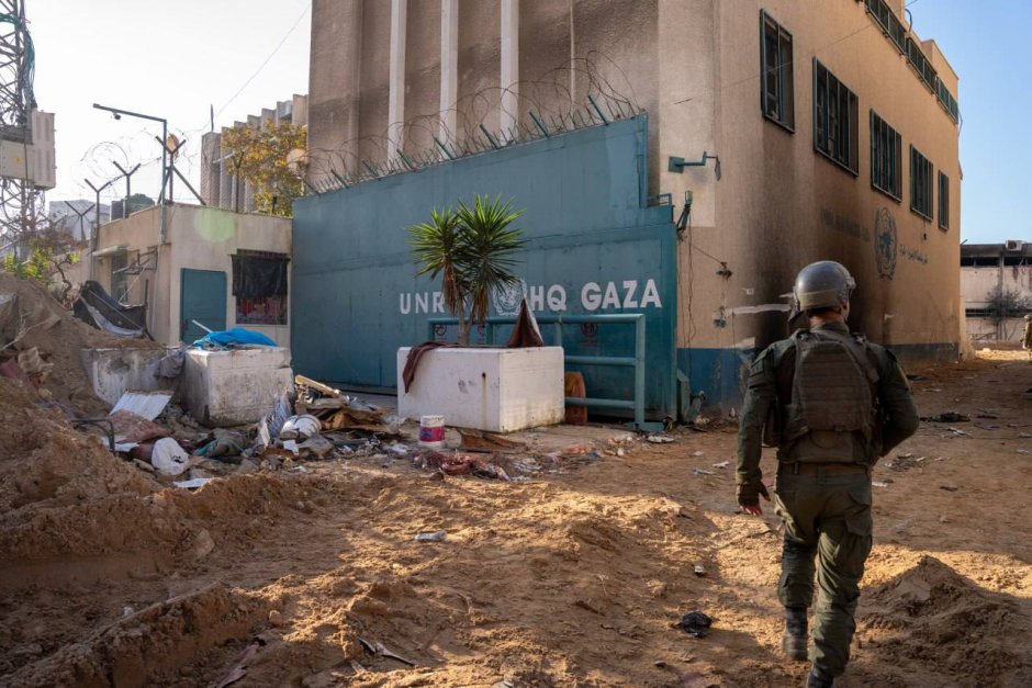 Секретен център за данни на "Хамас" се помещава в тунел, прокопан под централата на Агенцията за подпомагане на палестинските бежанци на ООН (УНРВА) в град Газа. Снимка: Мосад/Х