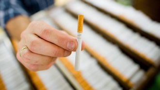 Всяка трета цигара в Свиленград е нелегална