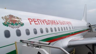 Държавният авиационен оператор спира да лети, иска евтин руски керосин