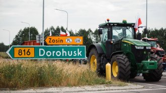 Полша се извини за разсипването на зърно на украинската граница