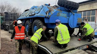 Военната помощ за Украйна: Румънска фирма забавя доставката на БТР-ите
