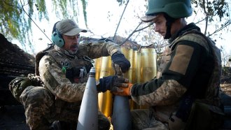 Украинските сили не разполагат с достатъчно артилерия, за да се сражават с Русия