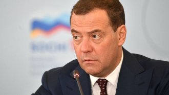 Медведев нарече Байдън "позор за САЩ" и "луд човек с умствени увреждания"