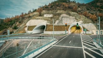 Тунел "Железница" най-после се отваря за движение (видео)