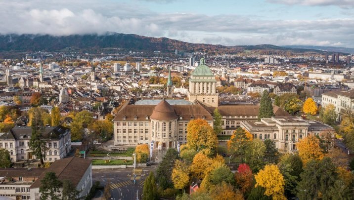 Университетът в Цюрих (UZH)