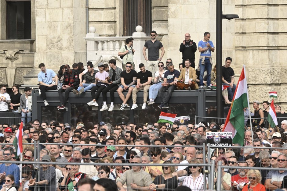 Пореден многохиляден протест срещу Орбан в Будапеща. ЕПА/БГНЕС