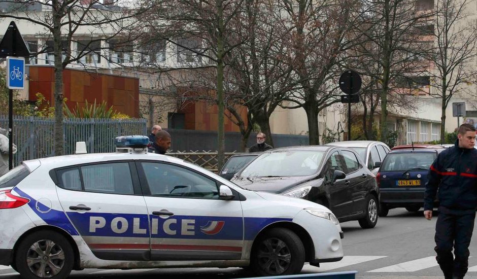 9 арестувани в Париж след нападение срещу полицейски участък