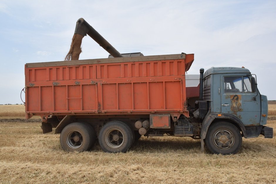 ЕС ударно увеличава митата върху вноса на зърно от Русия