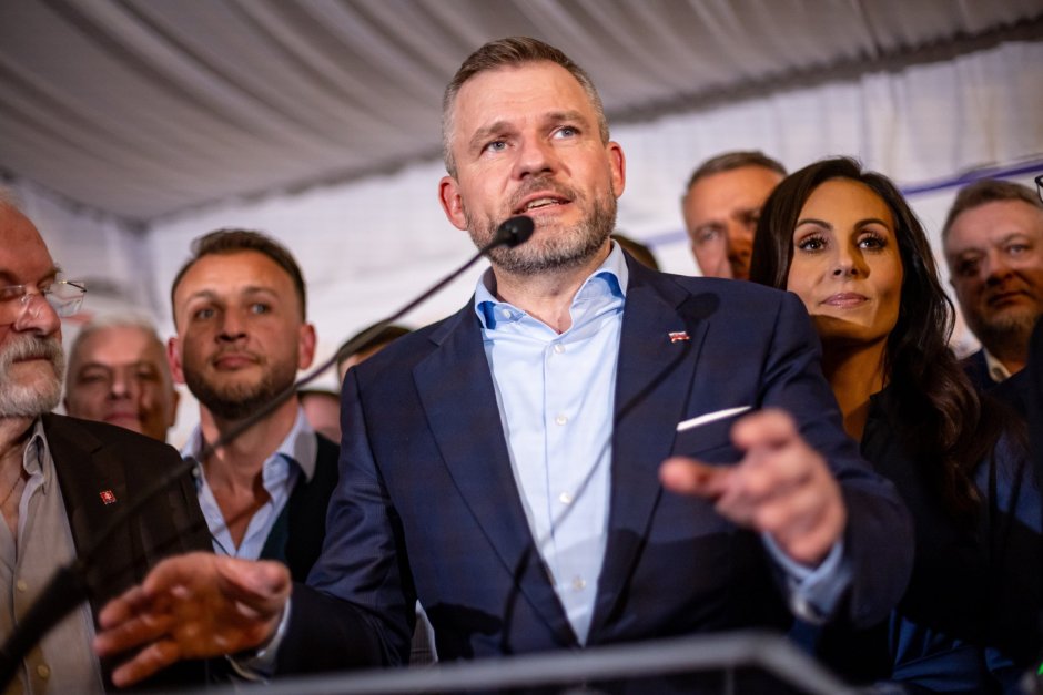Петер Пелегрини дава пресконференция в изборната нощ след победата си на втория тур на президентските избори в Словакия на 6 април 2024. ЕПА/БГНЕС