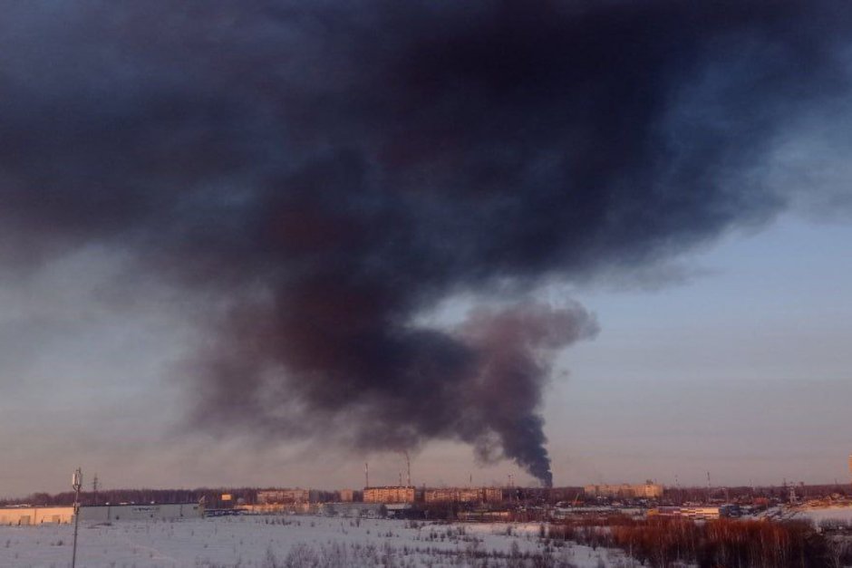 Масирани атаки с дронове: Украйна удари 3-ти руски петролен обект за 2 дни