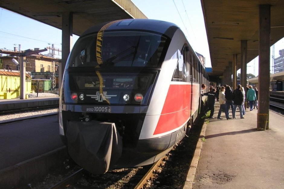 Договорът с бъдещия жп превозвач на пътници ще е за 15 години, считано от 1 януари 2025 г.  Сн. БДЖ
