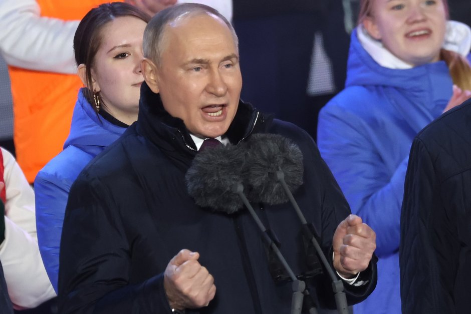 Владимир Путин присъства на концерт на Червения площад в Москва по случай 10-годишнината от анексирането на Крим към Русия, 18 март 2024. ЕПА/БГНЕС