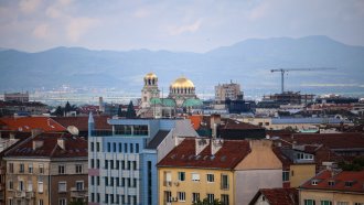 Лек спад на цените на жилищата в София и Пловдив