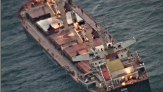 Индия ще съди 35-те пирати, отвлекли кораба "Руен"
