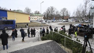 Ученик на 12 години загина, а двама негови връстници са сериозно ранени при стрелбата в училище във Финландия