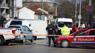 Линейка и лек автомобил се удариха в центъра на София