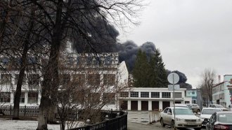 В Екатеринбург се запали един от най-големите заводи в Урал