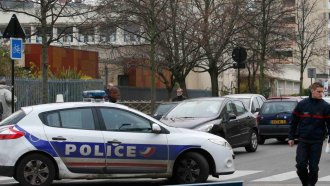 9 арестувани в Париж след нападение срещу полицейски участък