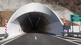 Европрокуратурата претърсва фирми и частни домове заради тунел "Железница"