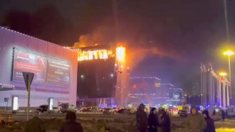 Десетки жертви и ранени при атака на рок концерт в Русия