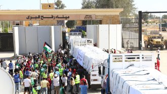 Израел отваря граничен пункт с Газа ипристанището Ашдод за хуманитарна помощ
