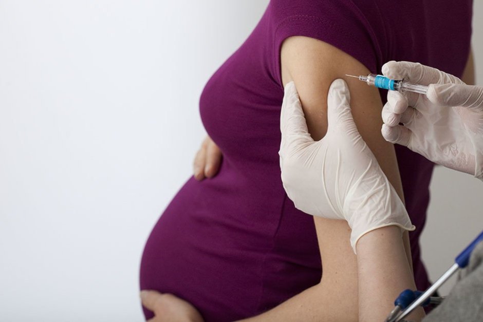 При бременните имунизацията срещу коклюш се препоръчва в 27-36 гестационна седмица.