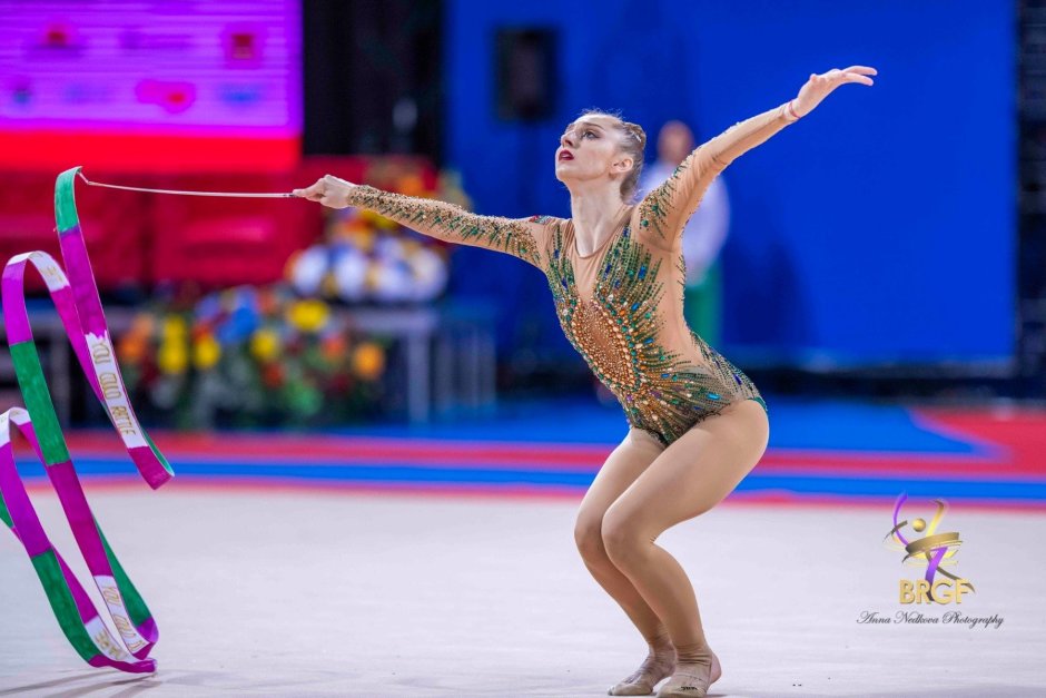 Боряна Калейн в съчетание с лента на финала на Европейската купа по художествена гимнастика в Баку.