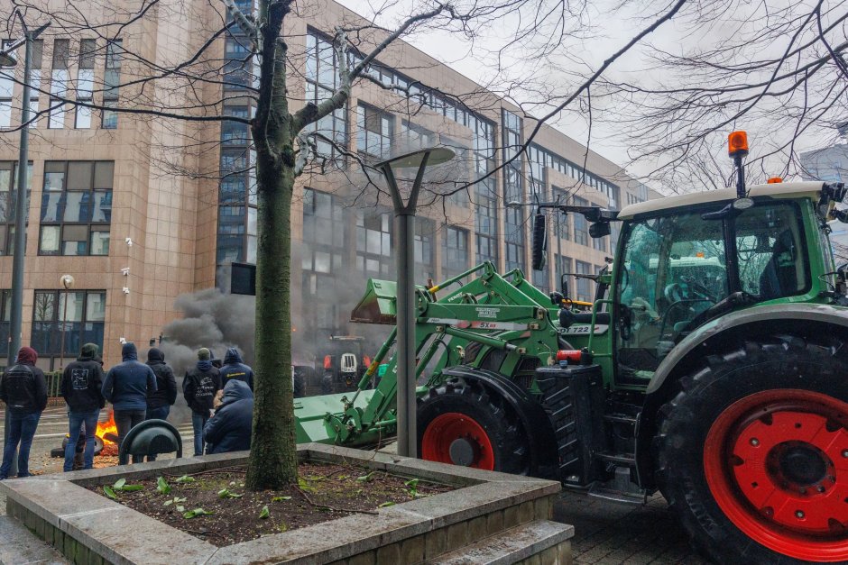 Крайната десница се възползва от гнева на европейските фермери в навечерието на изборите