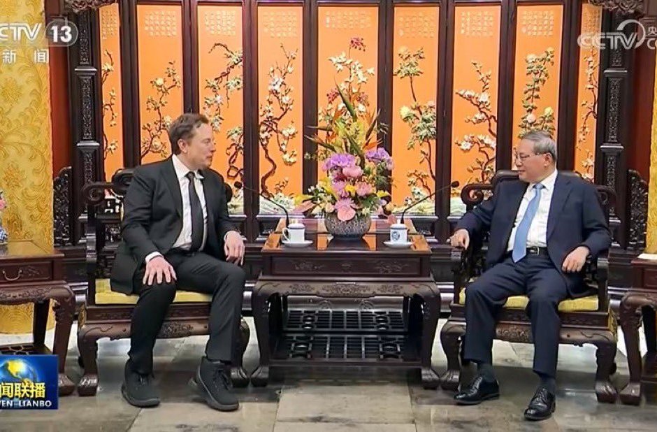 Публикуваната от Мъск снимка от срещата му с китайския премиер Ли Цян.